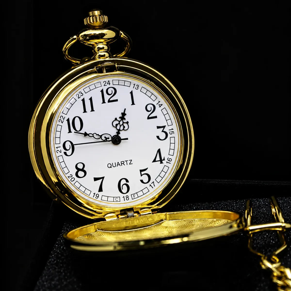 Gouden zakhorloge met ketting - aristocratie