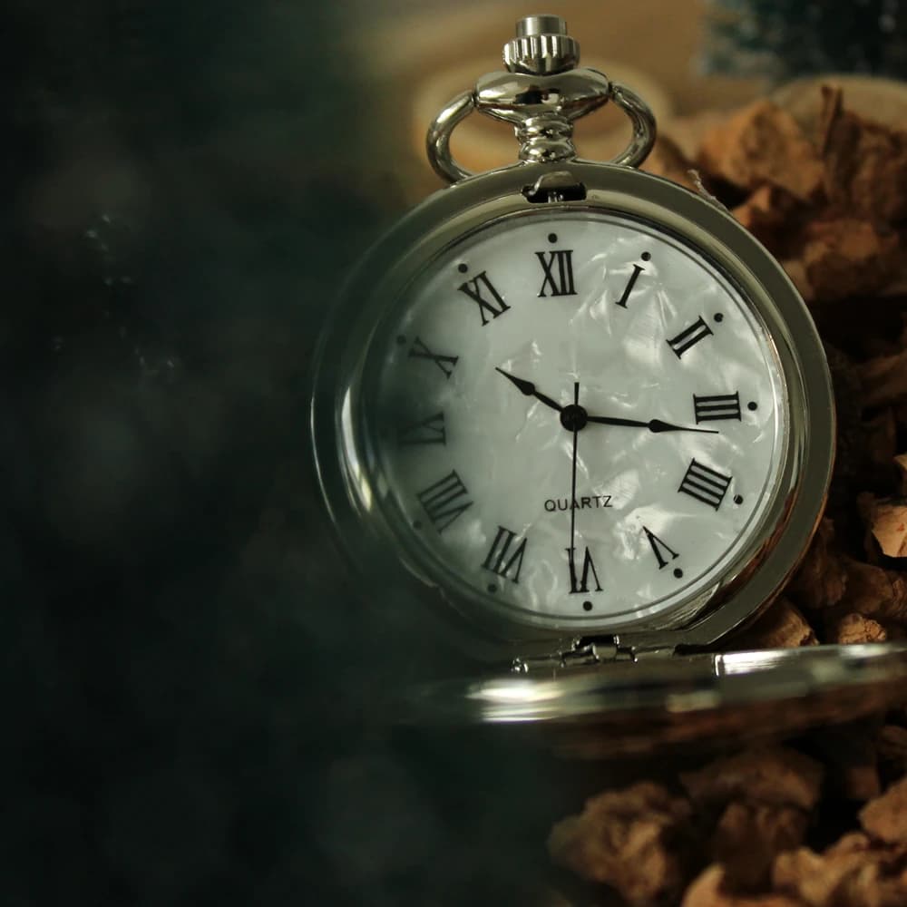 Zilveren zakhorloge met parelmoer wijzerplaat