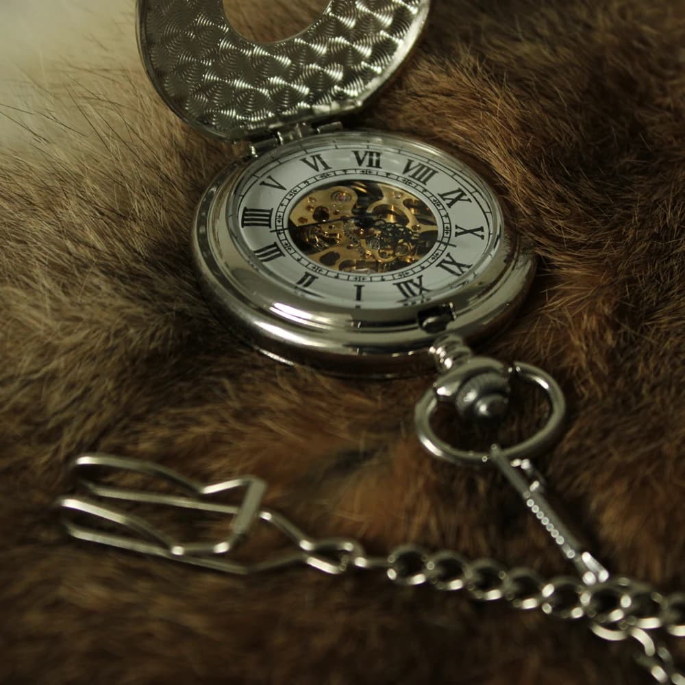 Zilveren zakhorloge met doorkijk