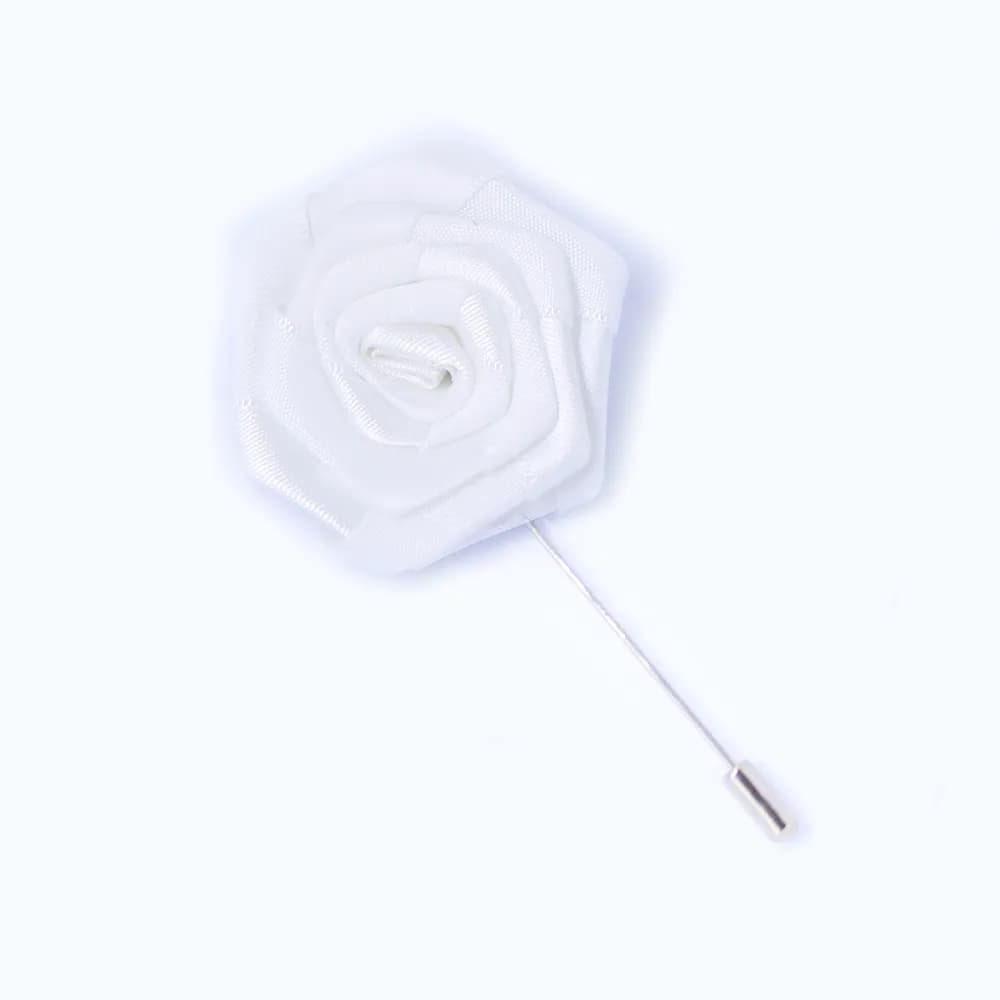 Reversspeld - gedraaide witte bloem