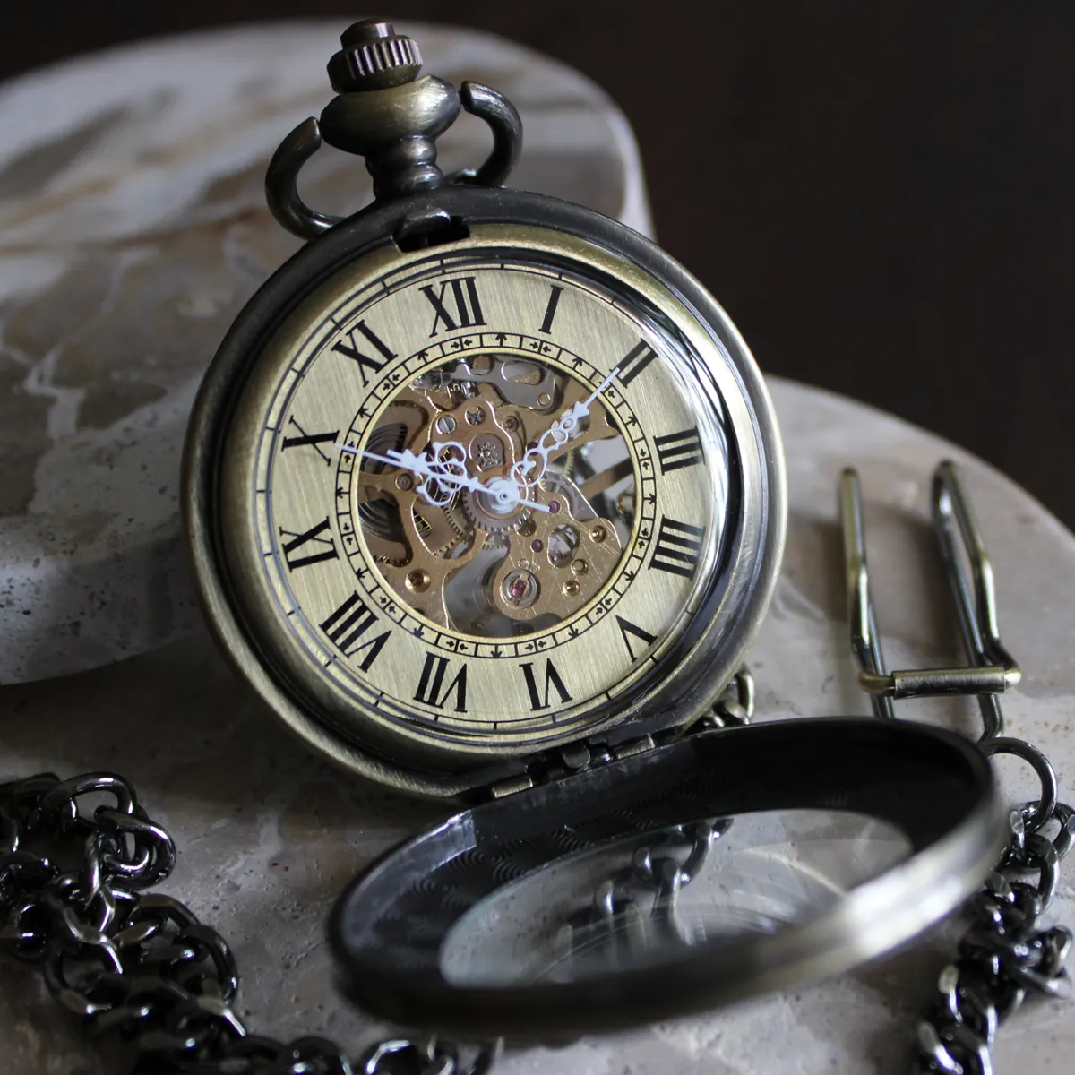 Bronzen zakhorloge met ketting - romeinse cijfers