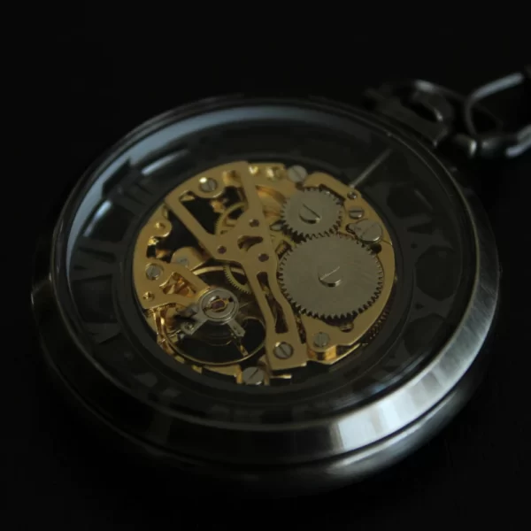 Antraciet zakhorloge met ketting – doorzichtig goudkleurig uurwerk - achterkant